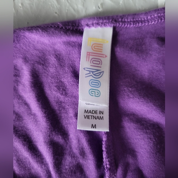 LuLaRoe Vibrant Purple Short Sleeve Top, Size Medium - Picture 4 of 7